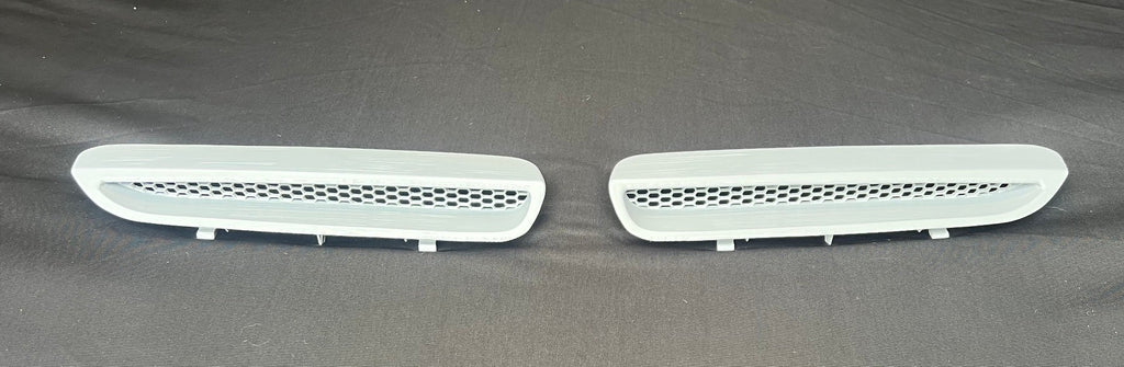 Holden VE Commodore / Pontiac G8 Bonnet Vents (PAIR)